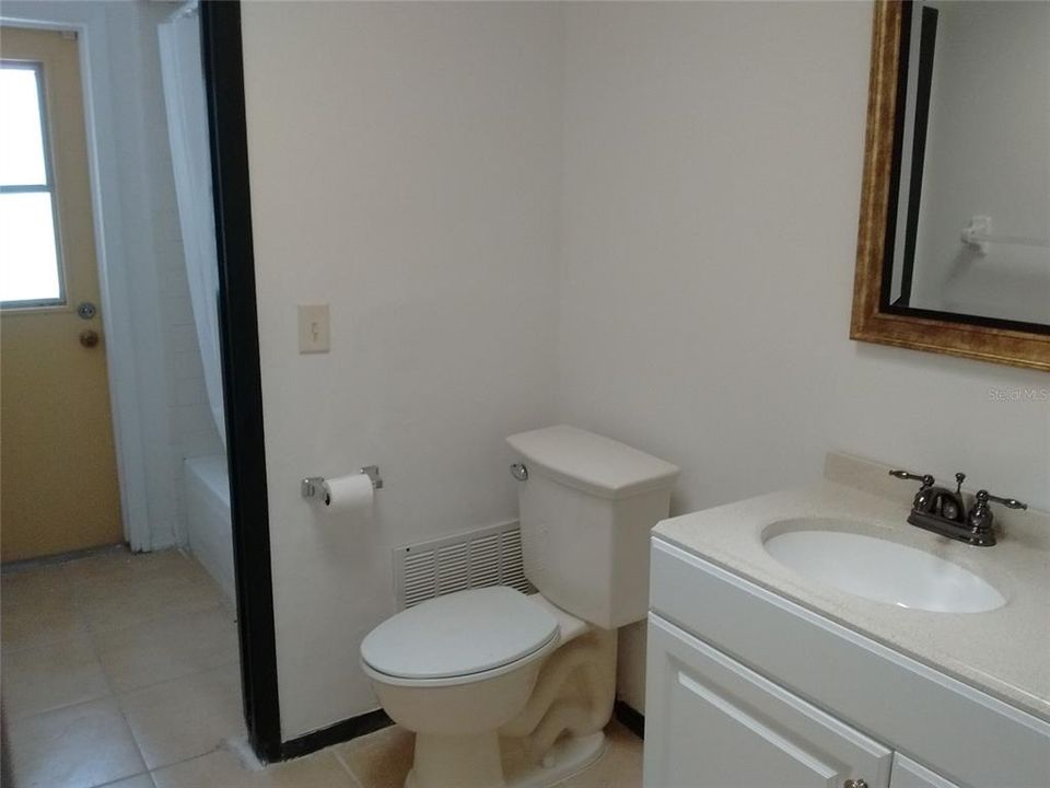 For Rent: $2,150 (3 beds, 2 baths, 1560 Square Feet)