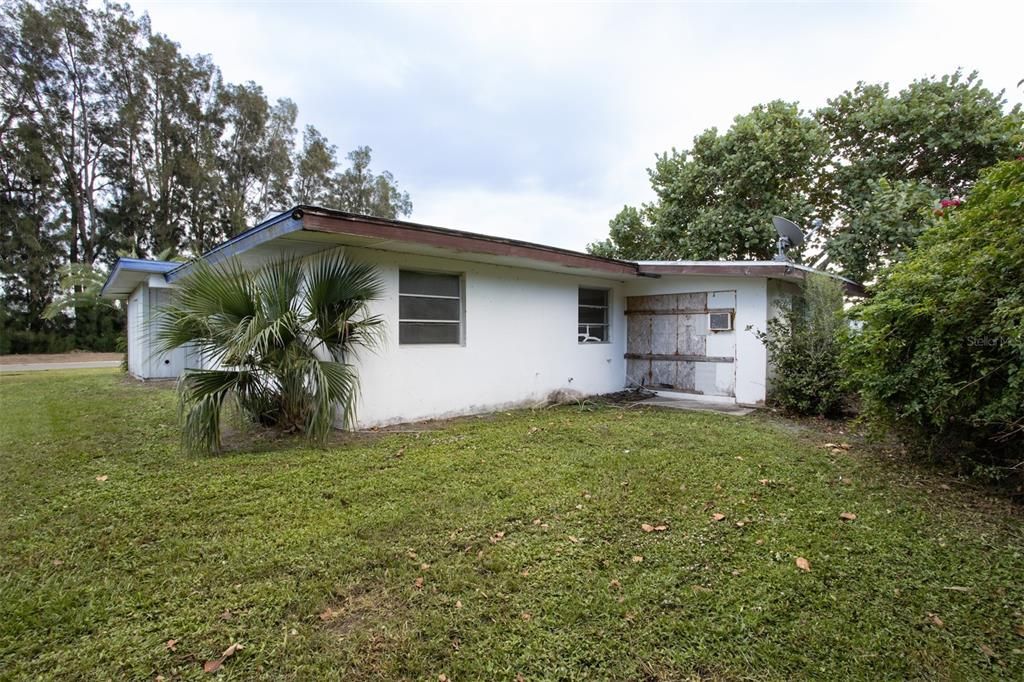 For Sale: $189,000 (3 beds, 2 baths, 1230 Square Feet)