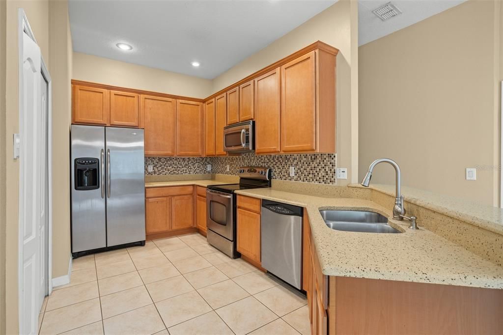 For Sale: $259,000 (2 beds, 2 baths, 1214 Square Feet)