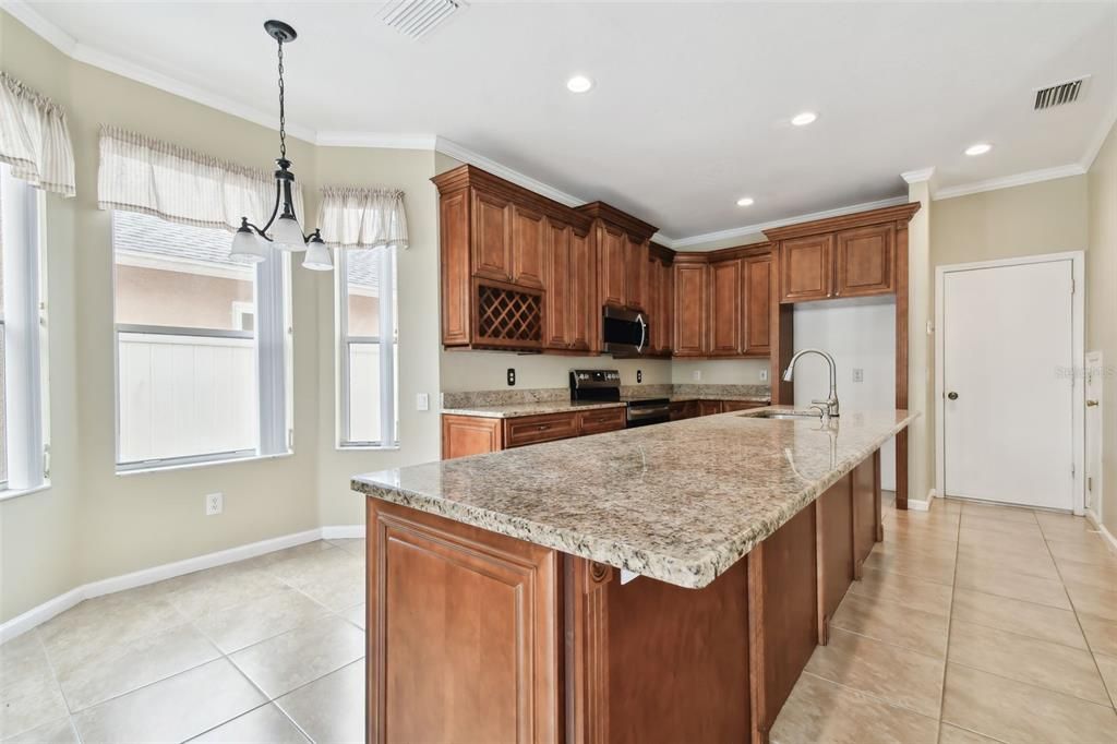 Kitchen/Breakfast Nook