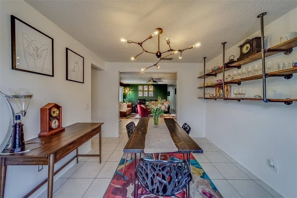 En Venta: $485,000 (3 camas, 2 baños, 1356 Pies cuadrados)