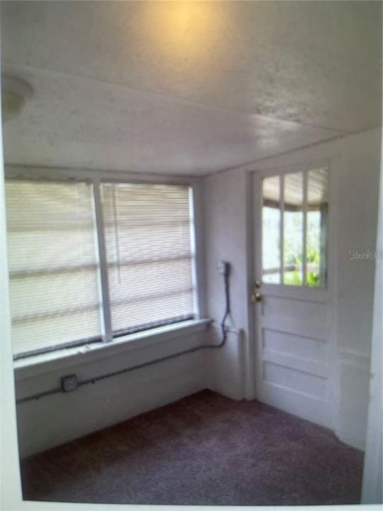 For Sale: $149,900 (2 beds, 1 baths, 776 Square Feet)