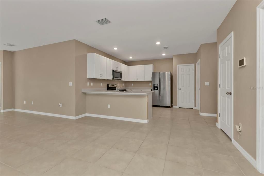 For Sale: $295,000 (2 beds, 2 baths, 1516 Square Feet)