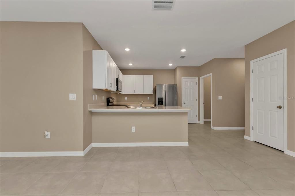 For Sale: $295,000 (2 beds, 2 baths, 1516 Square Feet)