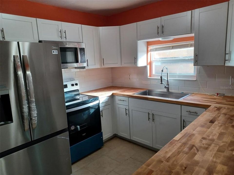 For Sale: $295,000 (4 beds, 2 baths, 1222 Square Feet)