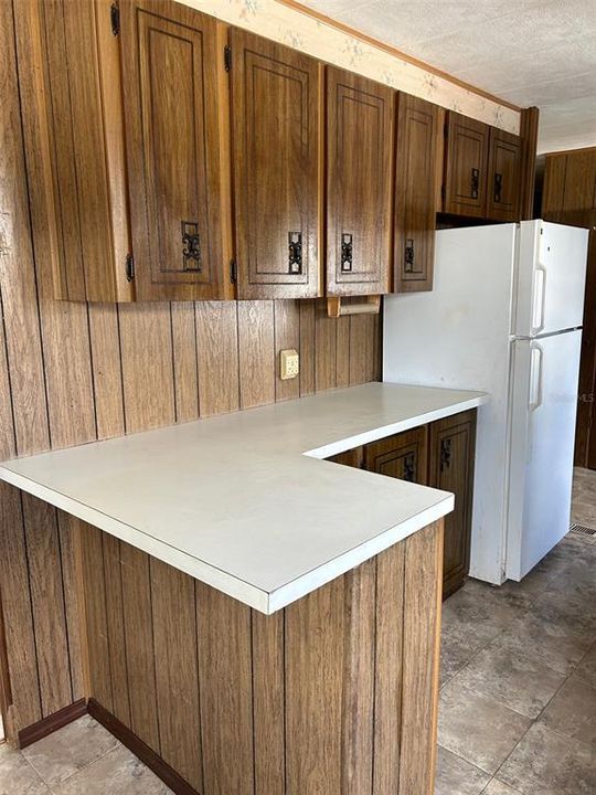 Kitchen with Breakfast Bar