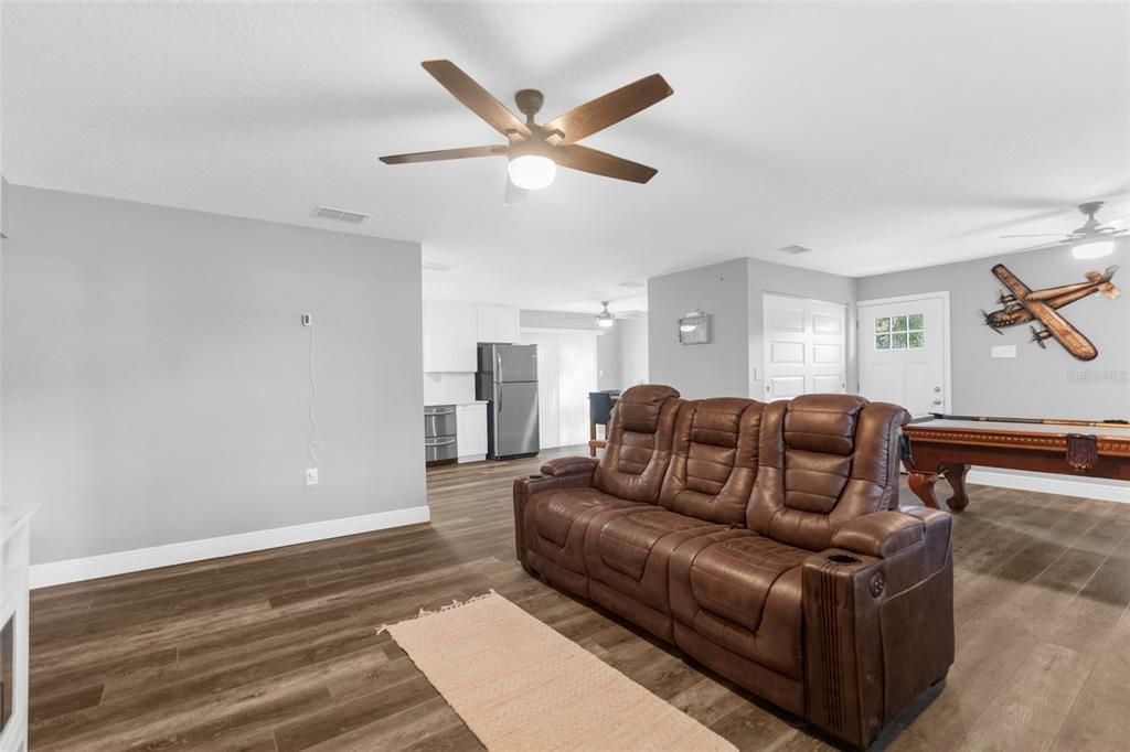 For Sale: $345,000 (2 beds, 2 baths, 1224 Square Feet)