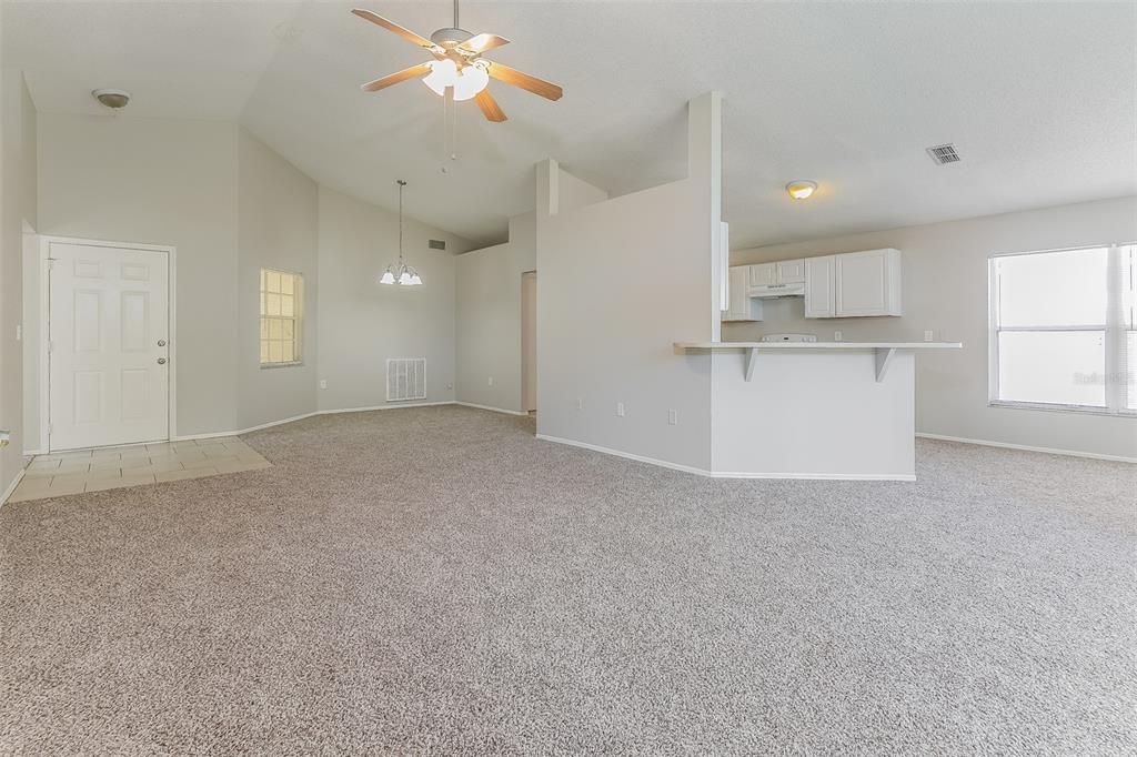 For Rent: $1,570 (3 beds, 2 baths, 1501 Square Feet)