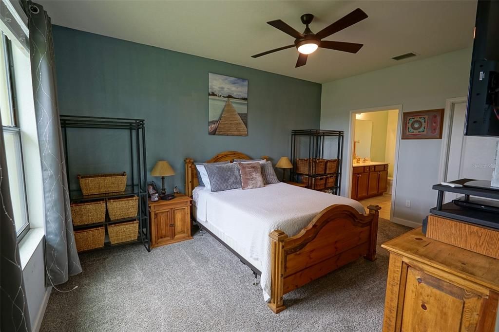 待售: $293,900 (3 贝兹, 2 浴室, 1417 平方英尺)