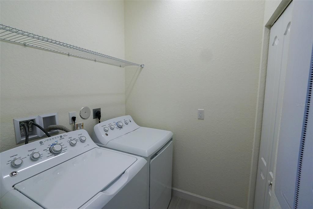 待售: $293,900 (3 贝兹, 2 浴室, 1417 平方英尺)