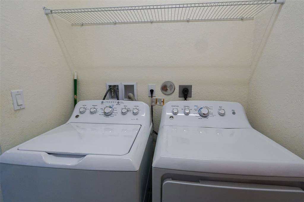 待售: $293,900 (3 贝兹, 2 浴室, 1417 平方英尺)