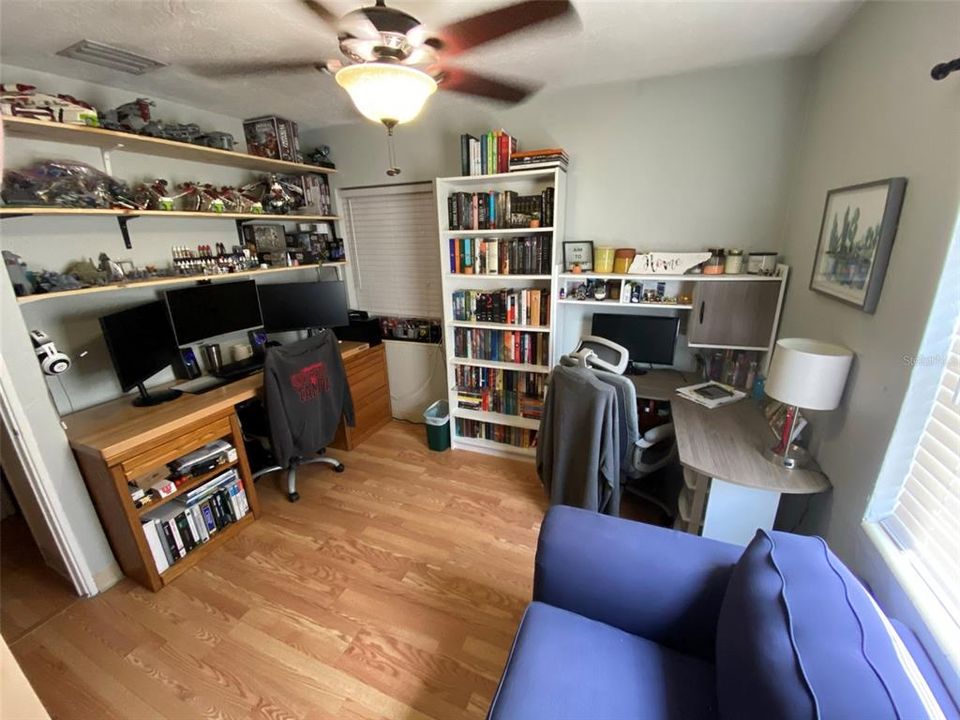 For Sale: $345,500 (2 beds, 1 baths, 930 Square Feet)