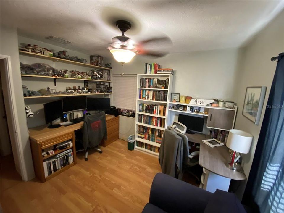 For Sale: $345,500 (2 beds, 1 baths, 930 Square Feet)