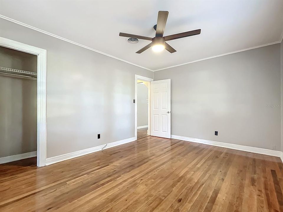 For Sale: $410,000 (2 beds, 1 baths, 850 Square Feet)