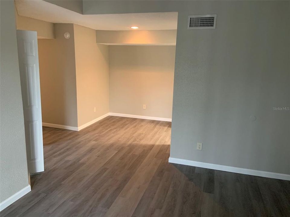 For Rent: $1,500 (2 beds, 1 baths, 768 Square Feet)