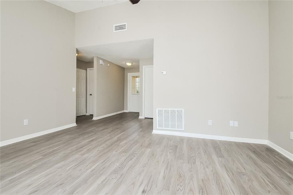 For Rent: $2,140 (4 beds, 2 baths, 1496 Square Feet)