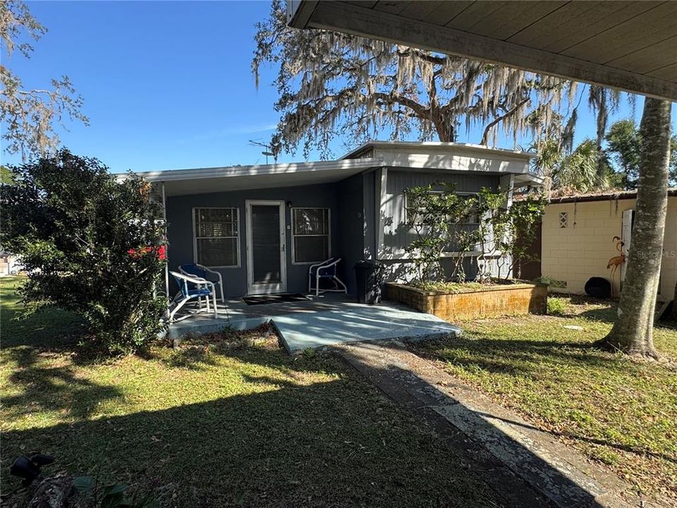 Active With Contract: $65,000 (2 beds, 1 baths, 936 Square Feet)