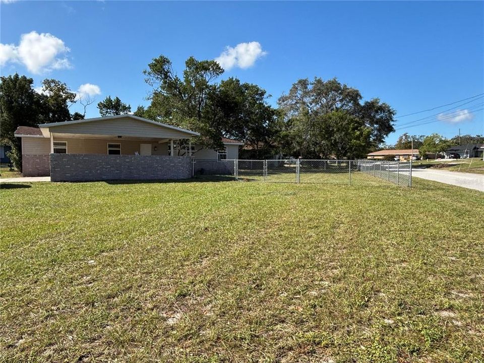 For Sale: $250,000 (3 beds, 2 baths, 1824 Square Feet)