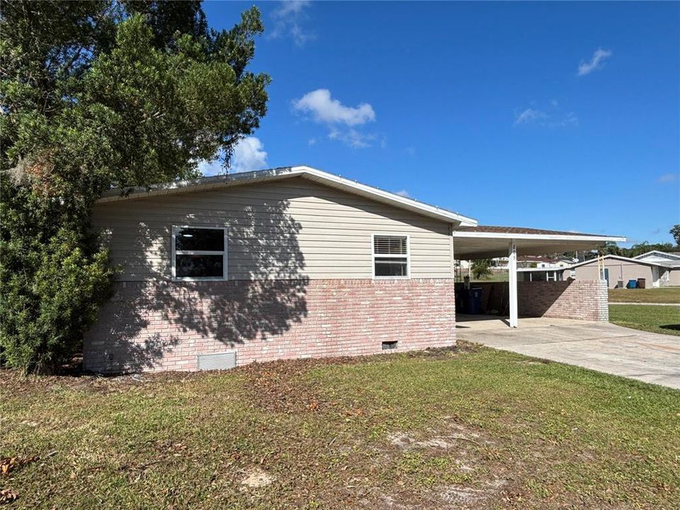 For Sale: $250,000 (3 beds, 2 baths, 1824 Square Feet)