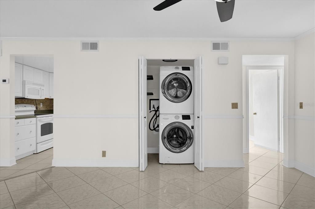 Full Size Washer/Dryer