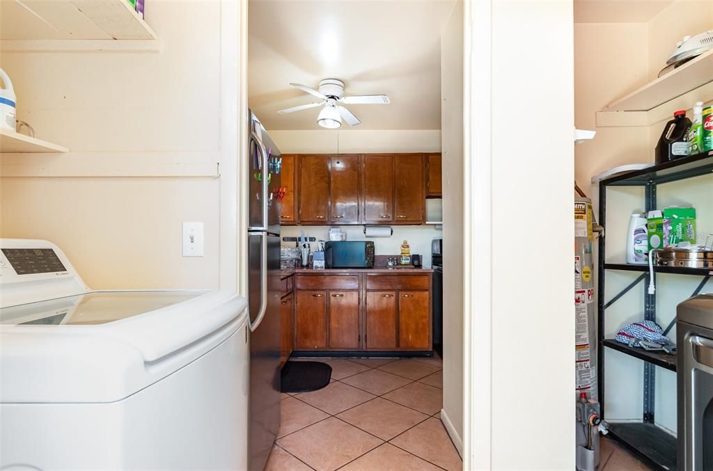 For Sale: $225,000 (2 beds, 1 baths, 880 Square Feet)