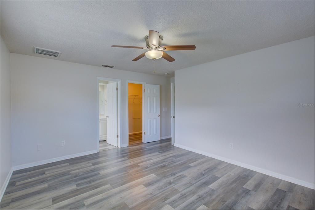 For Sale: $239,900 (3 beds, 2 baths, 1280 Square Feet)