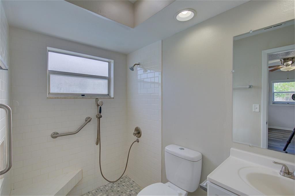 For Sale: $239,900 (3 beds, 2 baths, 1280 Square Feet)