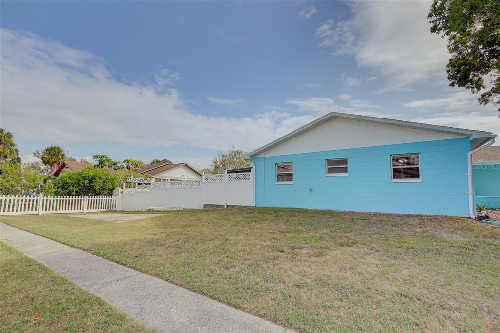 For Sale: $239,900 (3 beds, 2 baths, 1280 Square Feet)