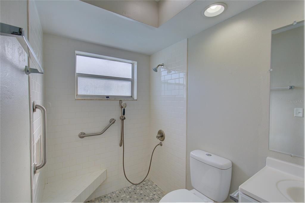 For Sale: $239,900 (3 beds, 2 baths, 1280 Square Feet)