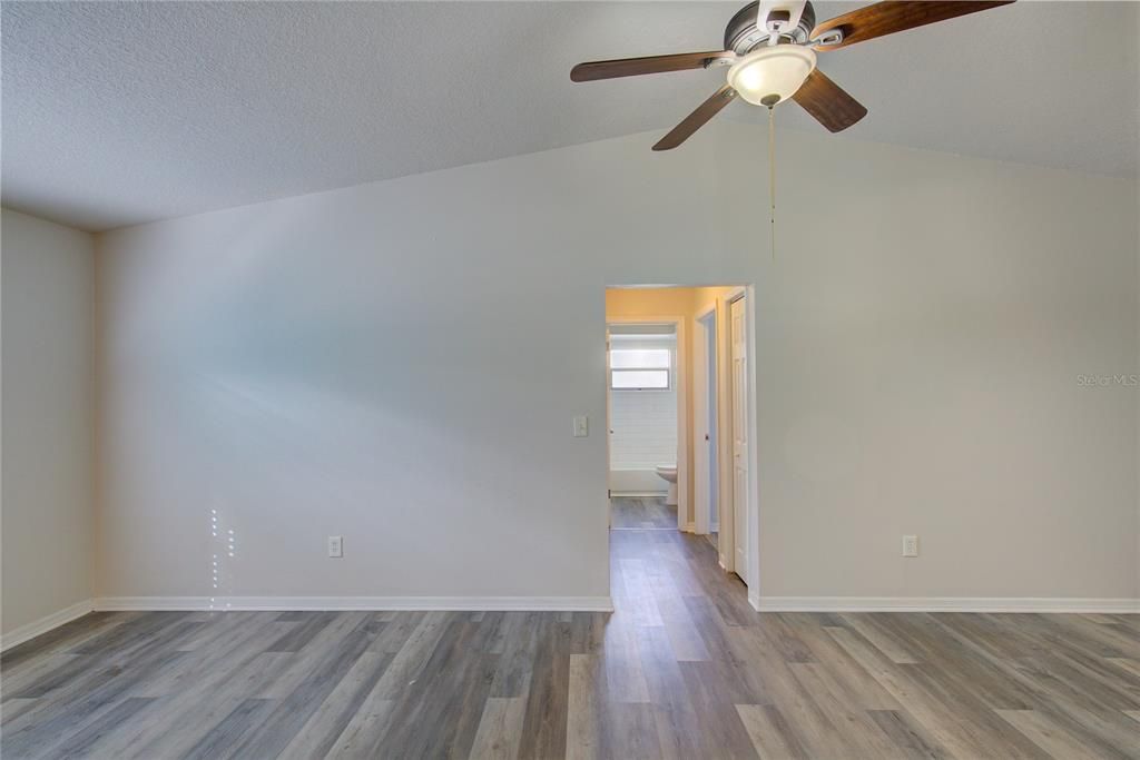 For Sale: $239,900 (3 beds, 2 baths, 1280 Square Feet)