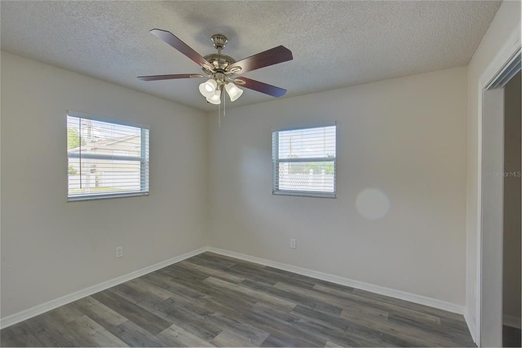 For Sale: $239,900 (3 beds, 2 baths, 1280 Square Feet)