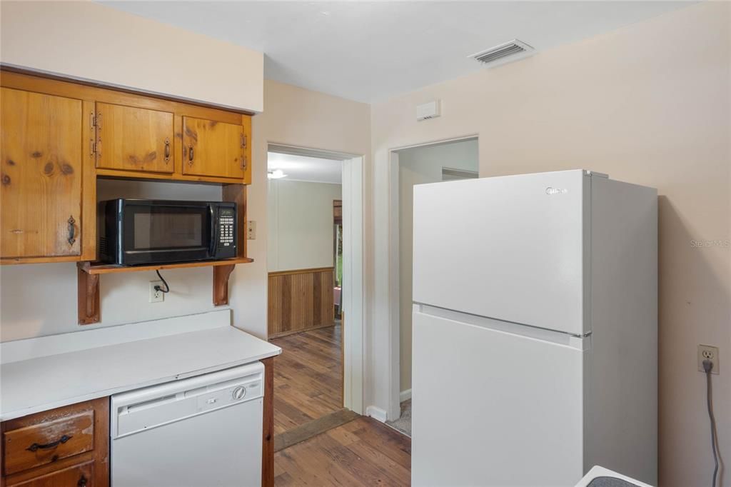 For Rent: $2,750 (3 beds, 1 baths, 1442 Square Feet)