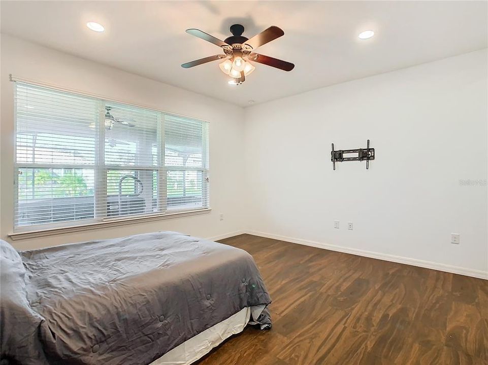 For Sale: $469,000 (2 beds, 2 baths, 2023 Square Feet)