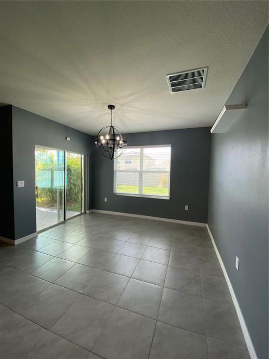 For Rent: $2,500 (3 beds, 2 baths, 1690 Square Feet)