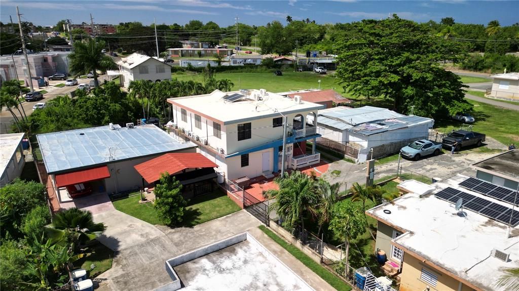 For Sale: $295,000 (8 beds, 0 baths, 3102 Square Feet)