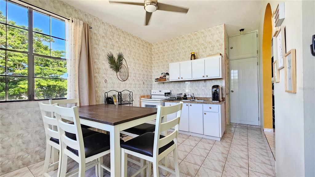 For Sale: $295,000 (8 beds, 0 baths, 3102 Square Feet)