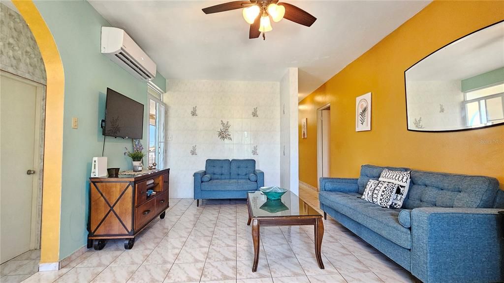 For Sale: $295,000 (8 beds, 0 baths, 3102 Square Feet)