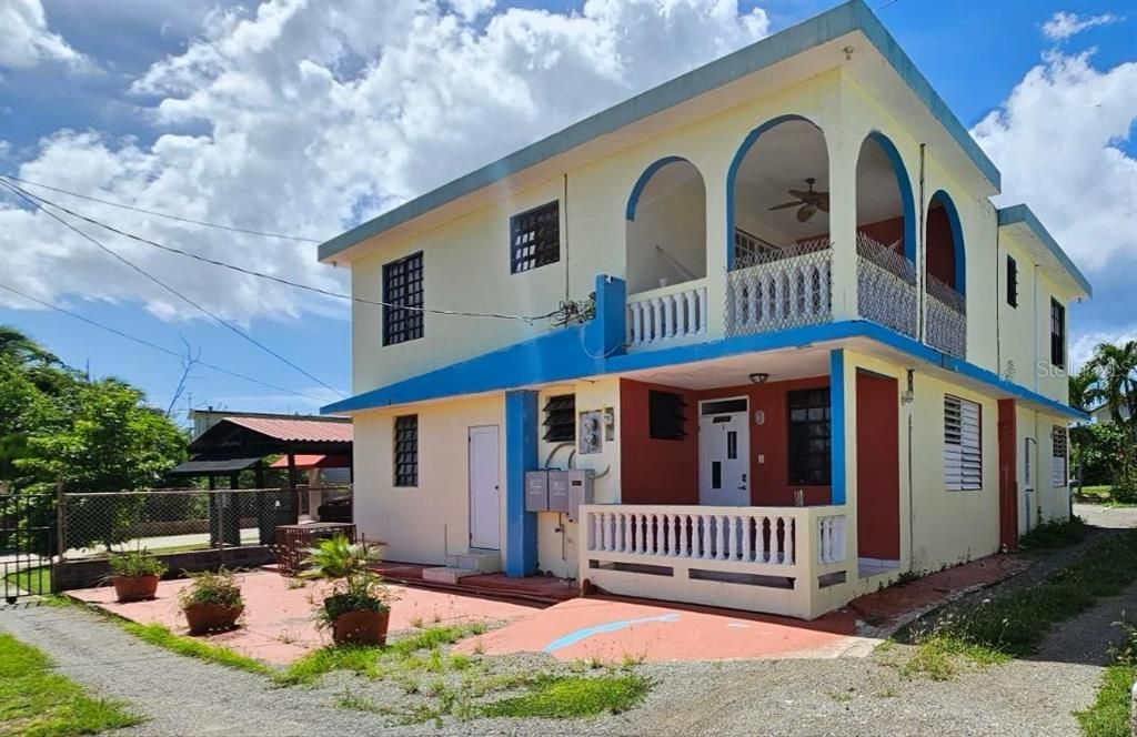 For Sale: $295,000 (8 beds, 0 baths, 3102 Square Feet)