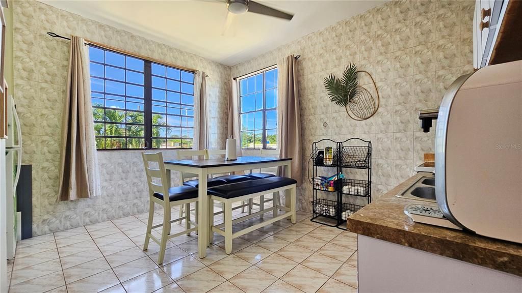 For Sale: $295,000 (8 beds, 0 baths, 3102 Square Feet)