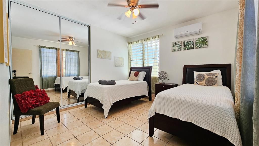 For Sale: $295,000 (8 beds, 0 baths, 3102 Square Feet)