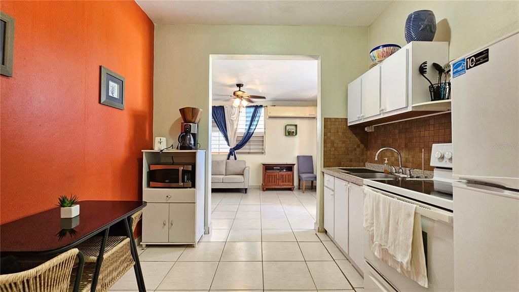 For Sale: $295,000 (8 beds, 0 baths, 3102 Square Feet)