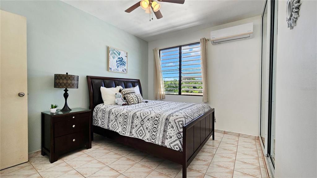 For Sale: $295,000 (8 beds, 0 baths, 3102 Square Feet)