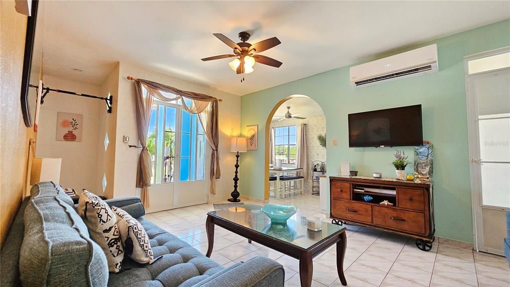 For Sale: $295,000 (8 beds, 0 baths, 3102 Square Feet)