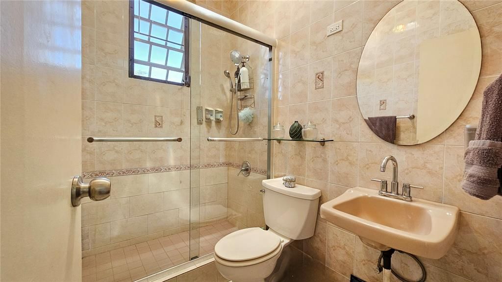 For Sale: $295,000 (8 beds, 0 baths, 3102 Square Feet)