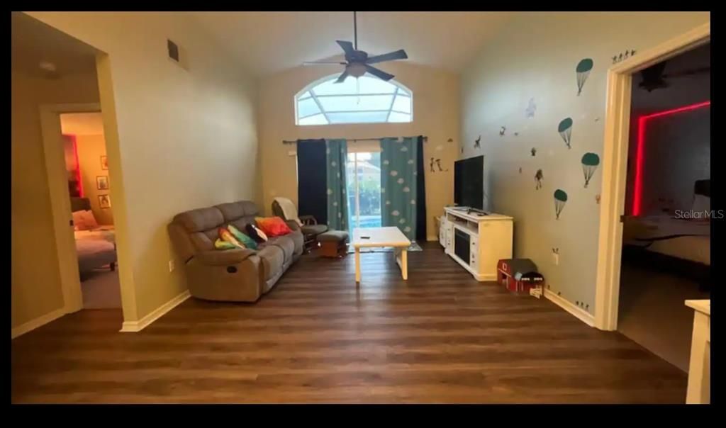 For Rent: $3,000 (3 beds, 2 baths, 1905 Square Feet)