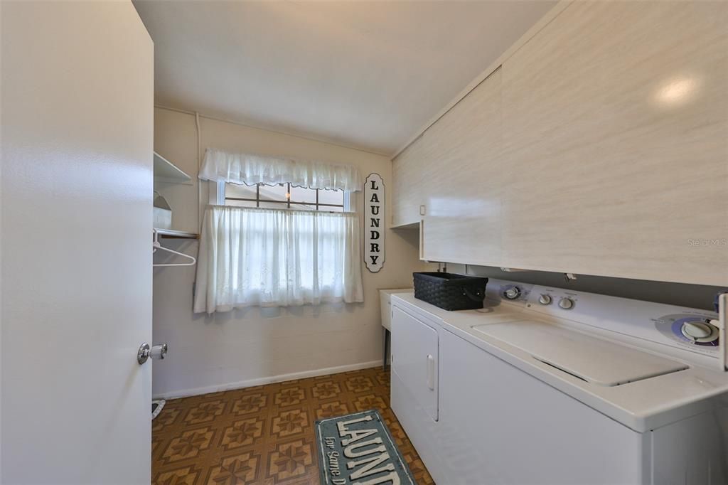 Oversized Laundry Room w/ Storage Cabinets & Shelves