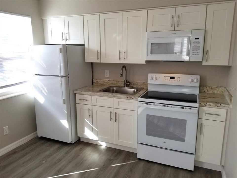 For Rent: $1,450 (1 beds, 1 baths, 500 Square Feet)