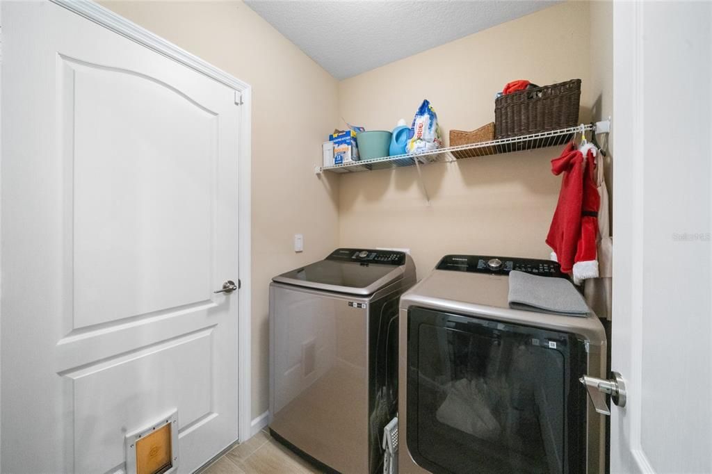 For Rent: $2,299 (3 beds, 2 baths, 1584 Square Feet)