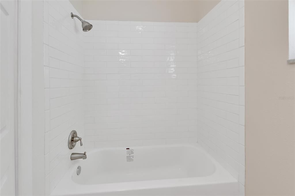 Full Bath - tub/shower combo