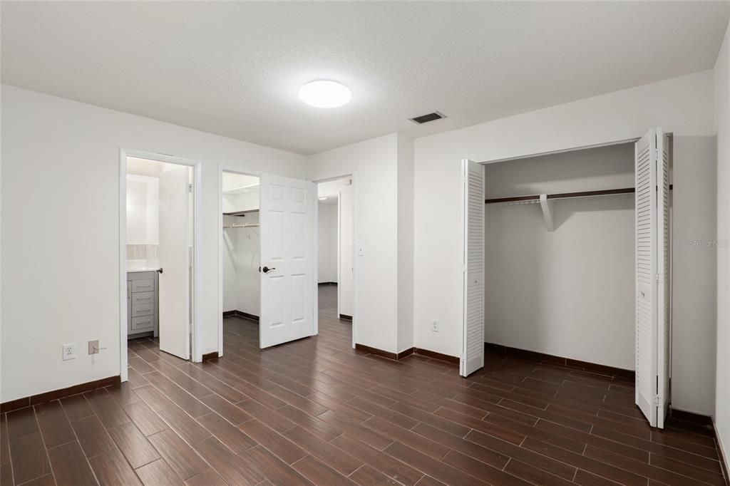 For Sale: $239,900 (3 beds, 2 baths, 1196 Square Feet)